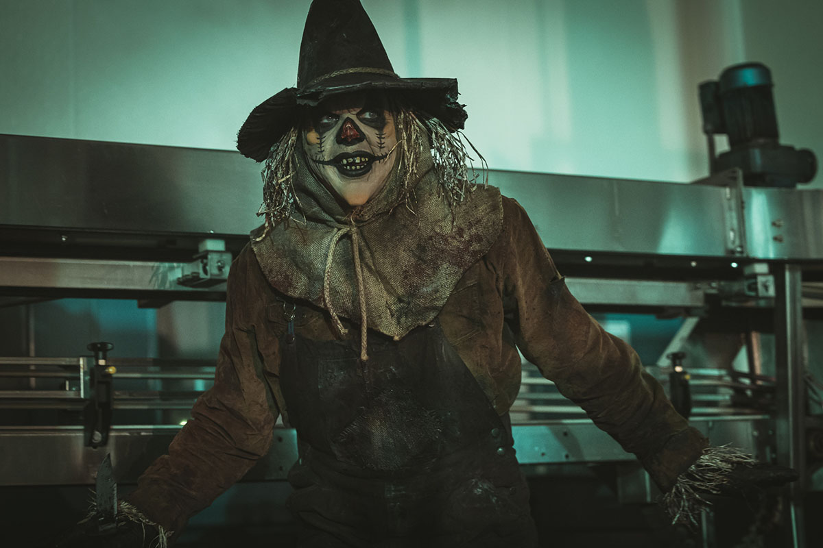 かかし姿の殺人鬼・ベニーがハロウィンの町を血で染め上げる 映画
