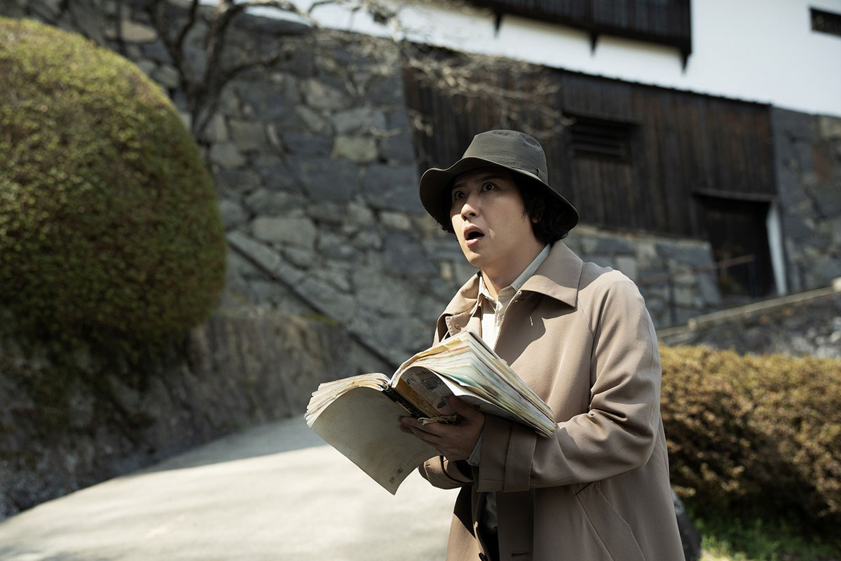 名探偵・金田一が挑むのは、呪われた村の恐ろしい秘密 映画『八つ墓村